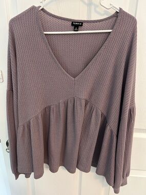 torrid mauve waffle-knit V-neck babydoll blouse